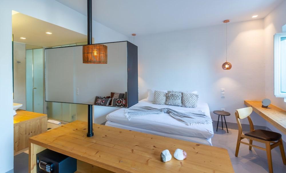 Dreambox Mykonos Suites Орнос Екстериор снимка
