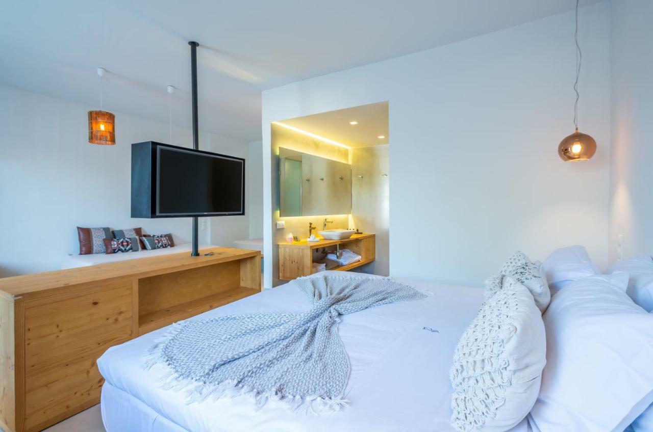 Dreambox Mykonos Suites Орнос Екстериор снимка