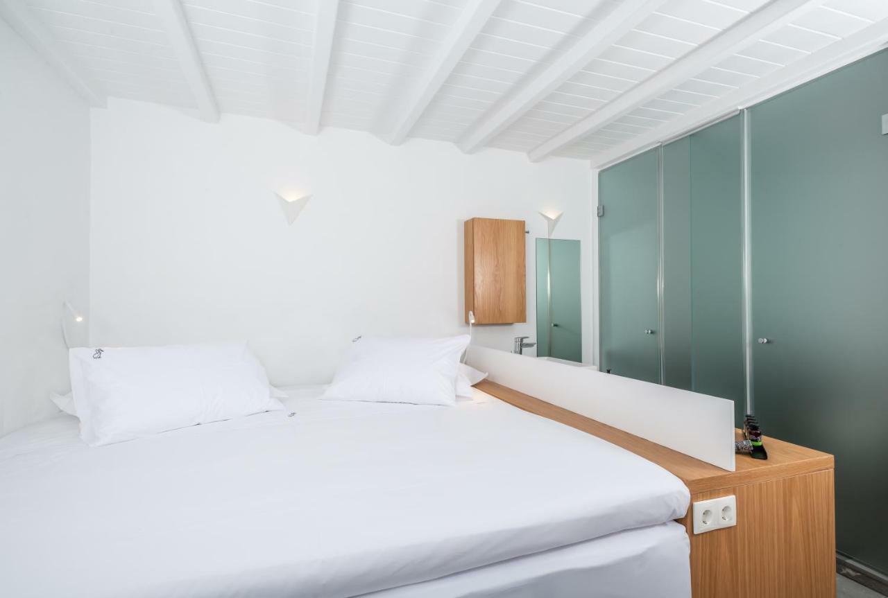 Dreambox Mykonos Suites Орнос Екстериор снимка